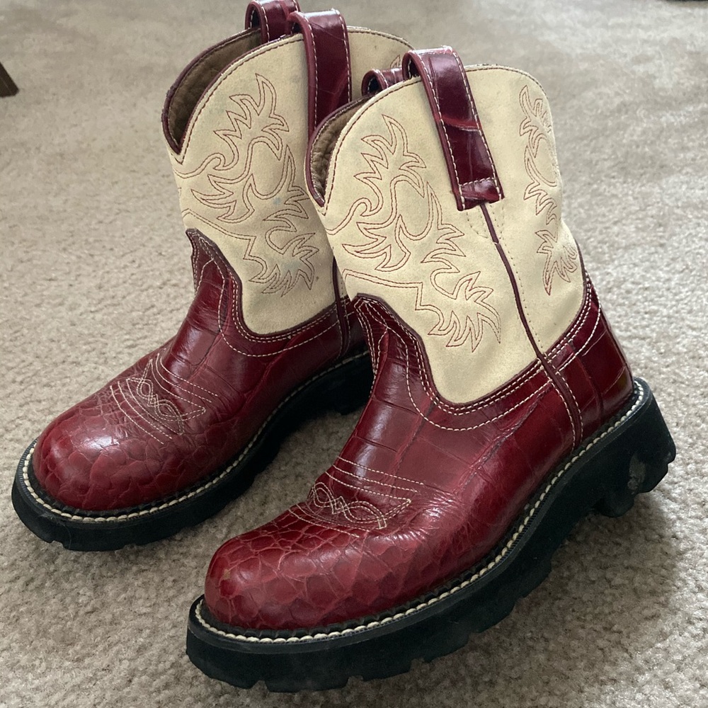 Insanely cute cowgirl boots